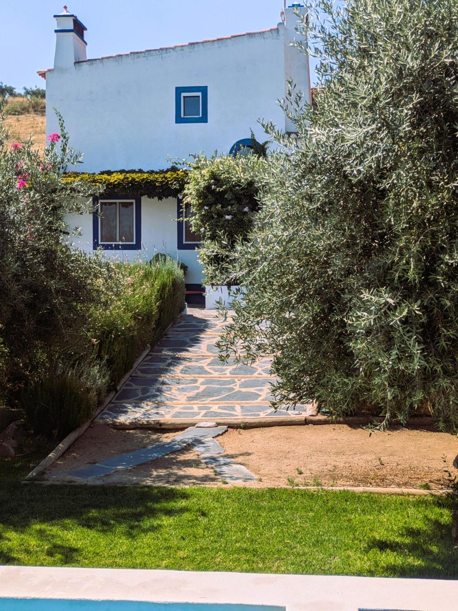 Casas De Juromenha Guest House Exterior photo